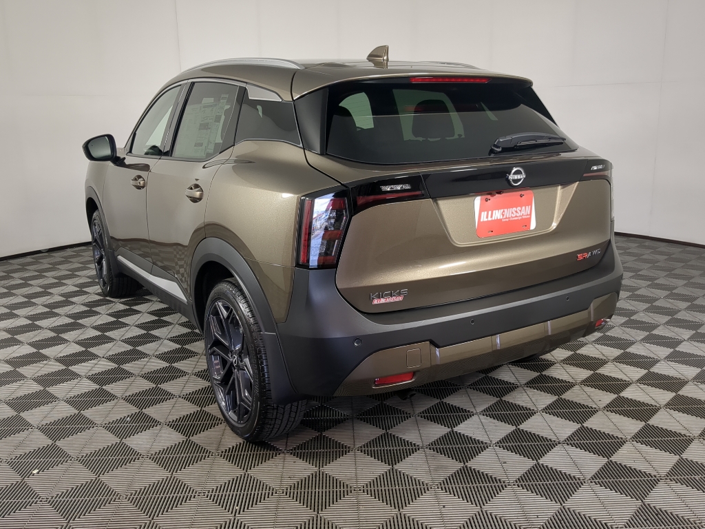 2025 Nissan Kicks SR photo 3