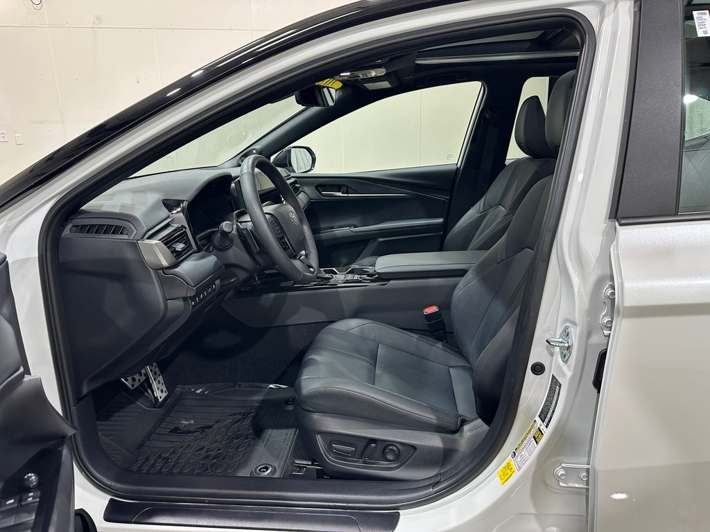 2025 Toyota Camry XSE photo 12