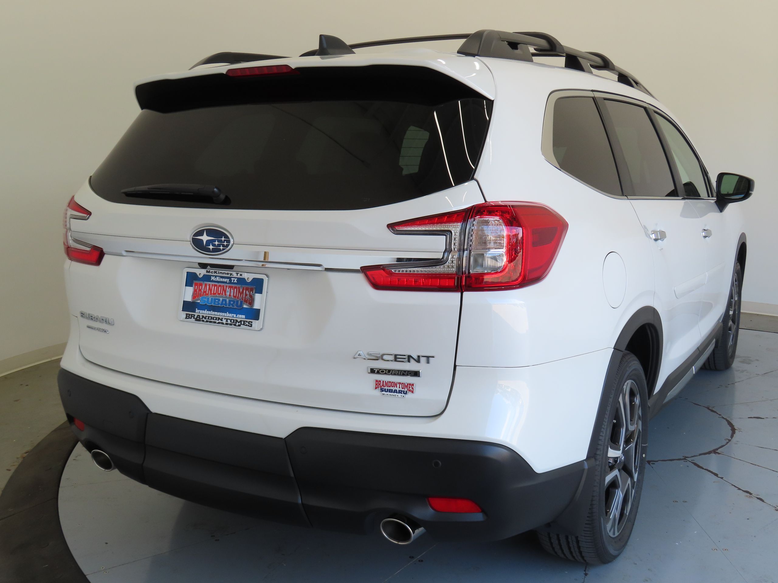 2025 Subaru Ascent Touring photo 3