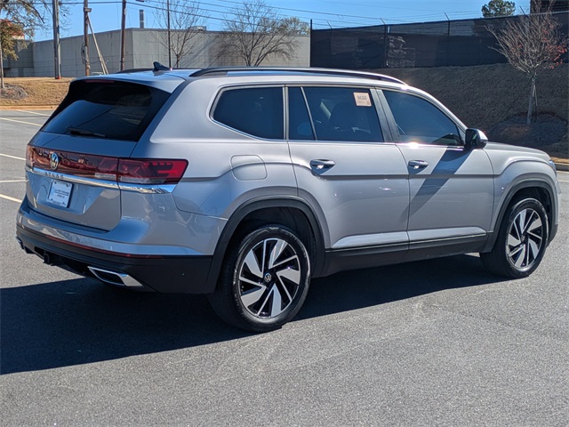2024 Volkswagen Atlas SE Technology photo 3