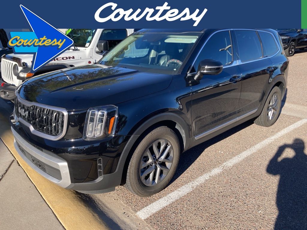 2023 Kia Telluride LX's photo