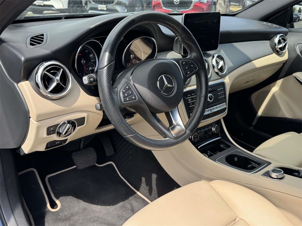 2020 Mercedes Benz GLA 250 4MATIC photo 2
