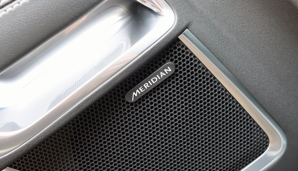 2024 JAGUAR E-PACE - Image 11