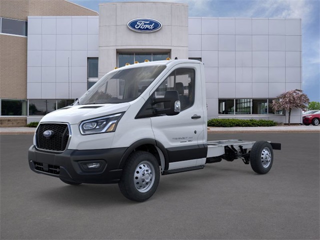 2025 Ford Transit Cutaway Base's photo