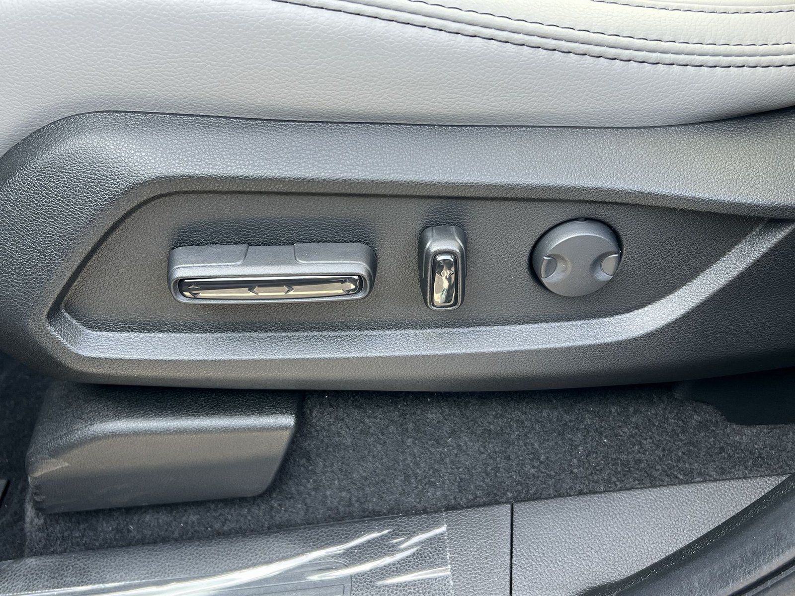 2025 Honda Pilot Touring photo 2