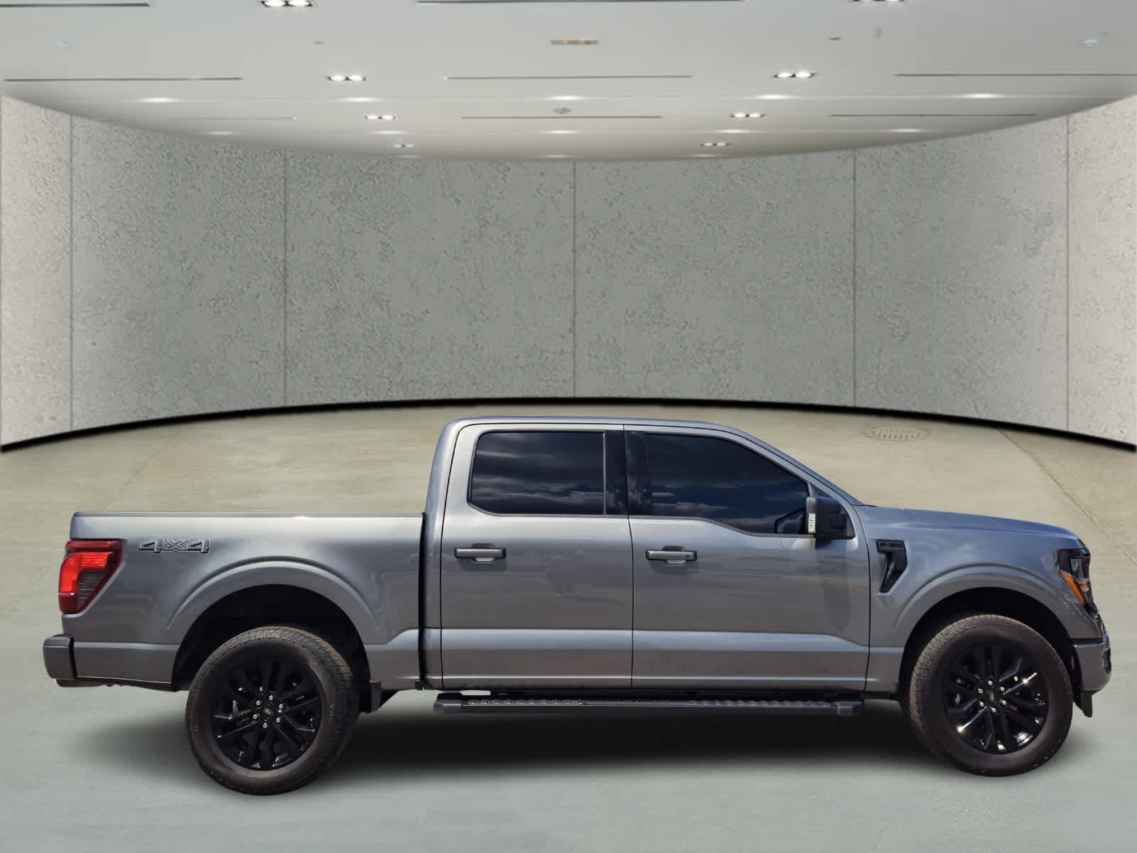 2024 Ford F-150 XLT photo 4