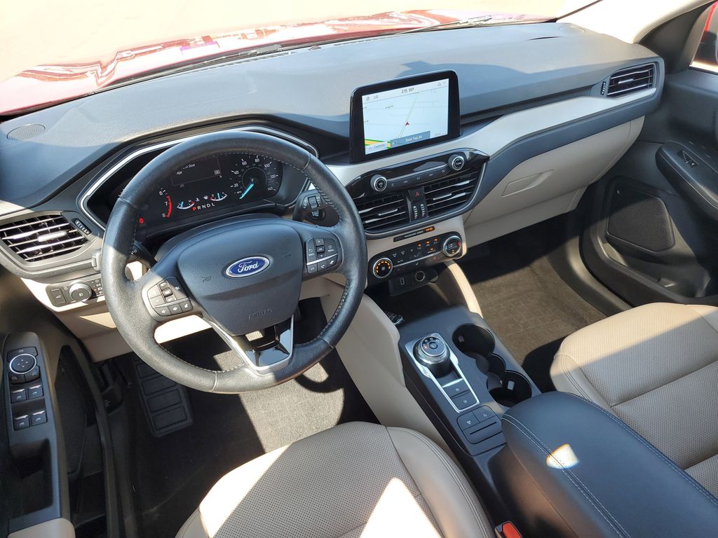2020 Ford Escape SEL photo 25
