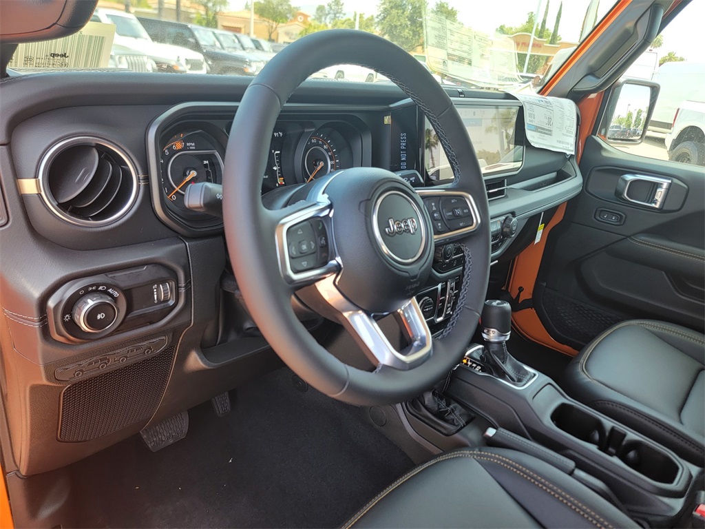 2025 Jeep Wrangler Sahara photo 7