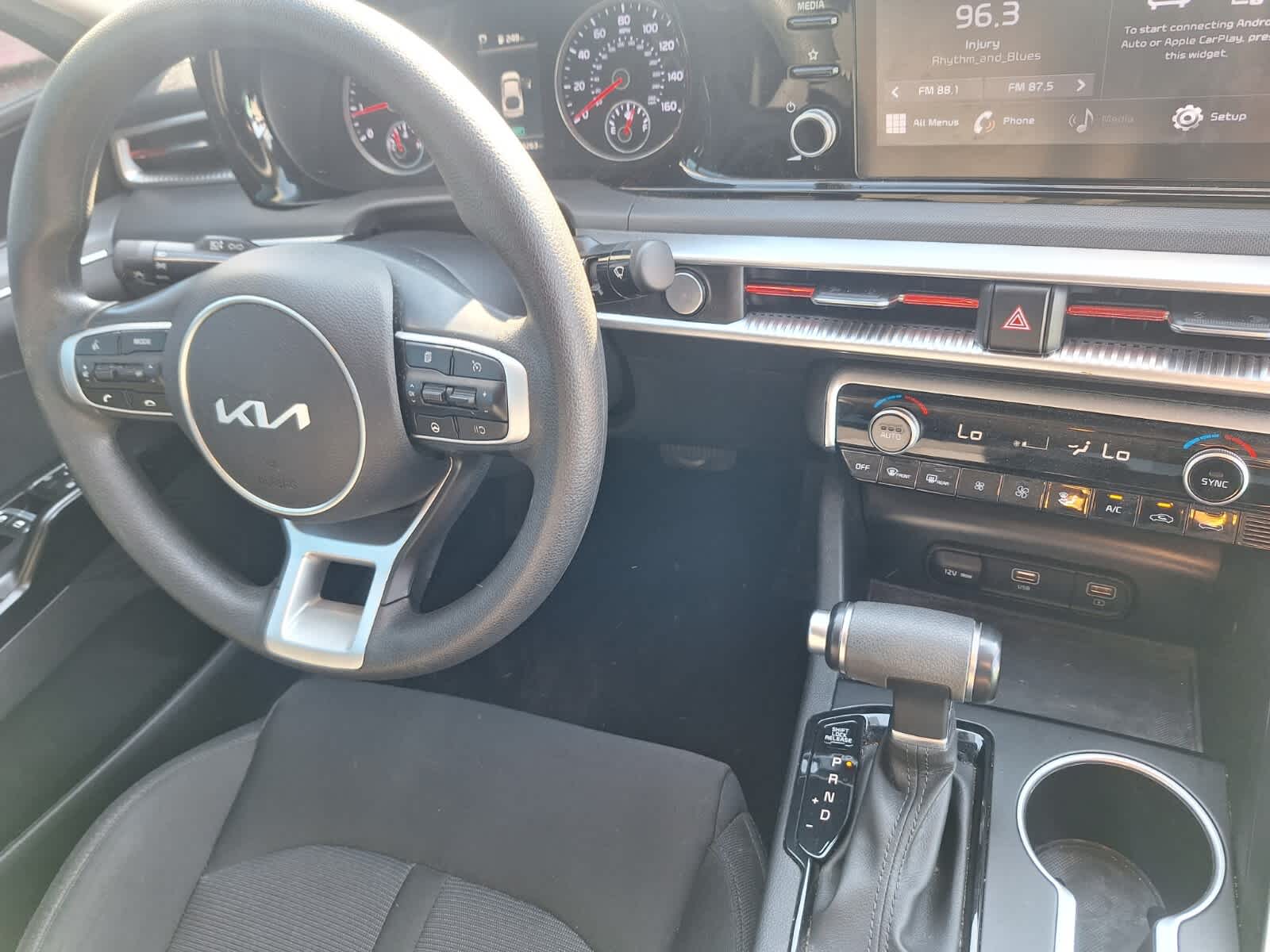 2024 Kia K5 LXS photo 27