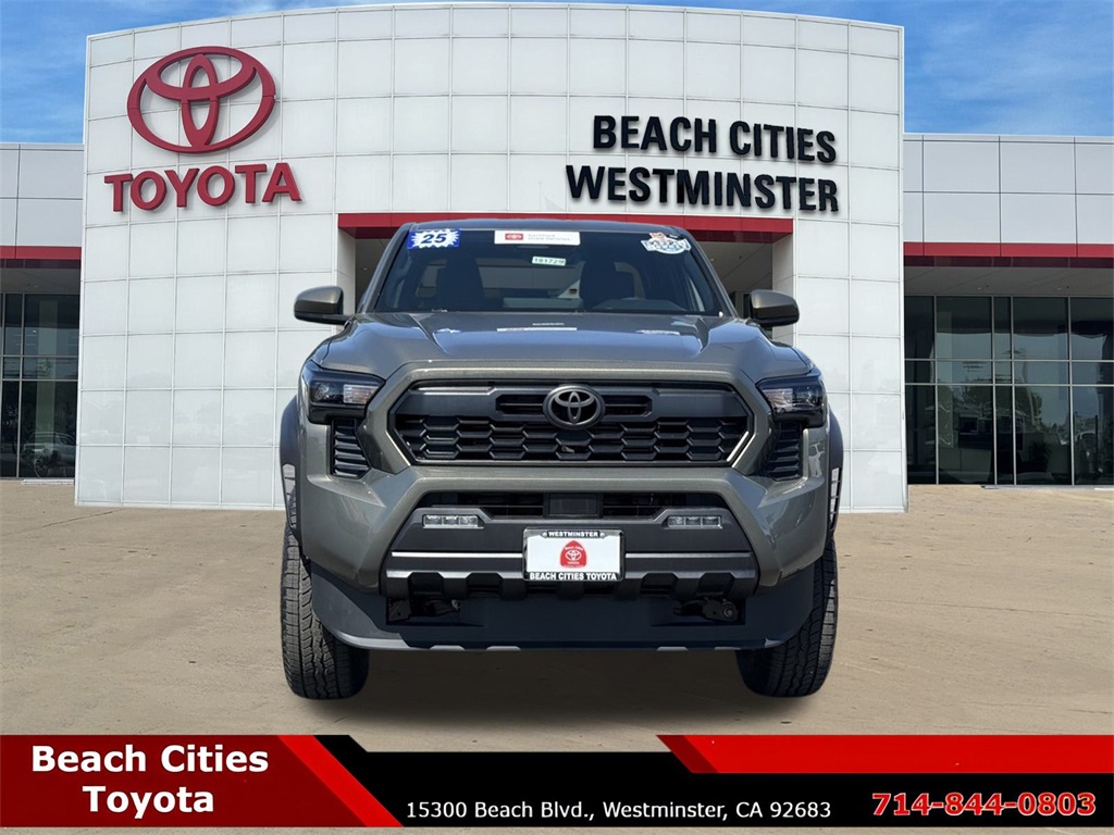 2025 Toyota Tacoma TRD Off-Road photo 3