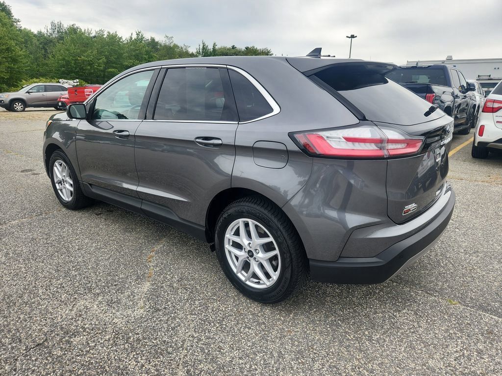 2023 Ford Edge SEL photo 5