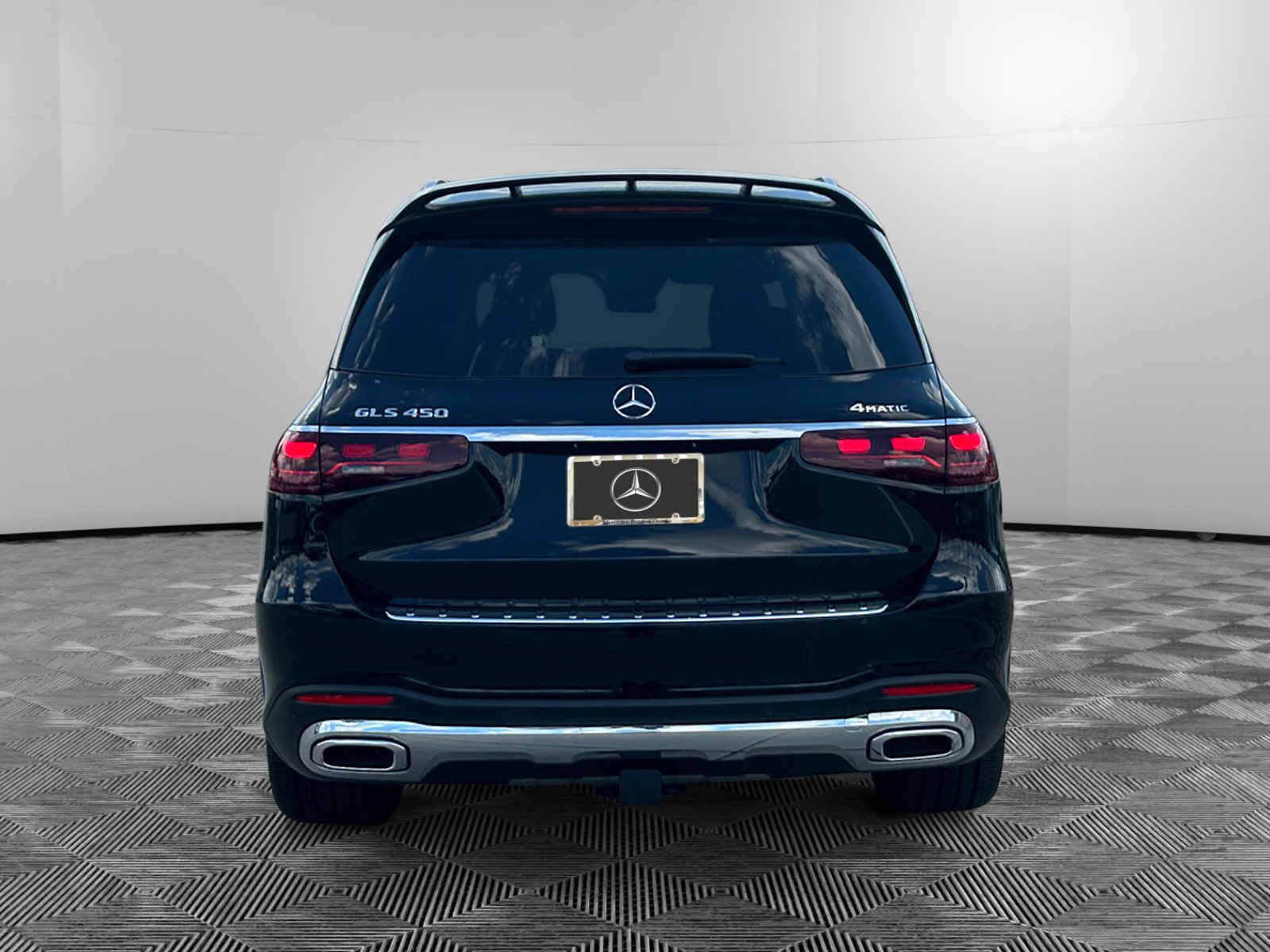 2025 Mercedes Benz GLS 450 4MATIC photo 4