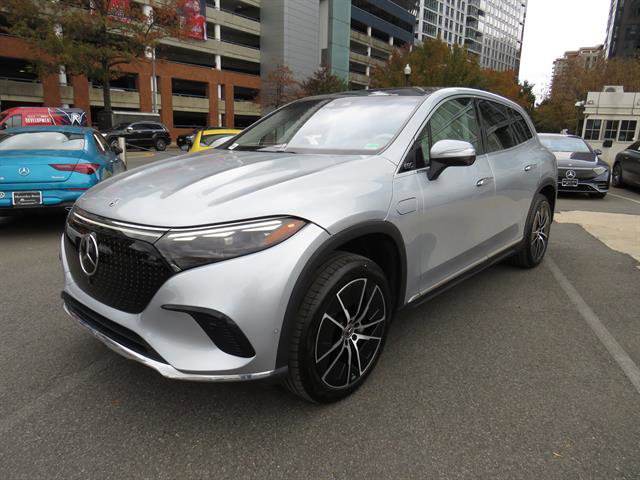 2023 Mercedes-Benz EQS SUV Base's photo