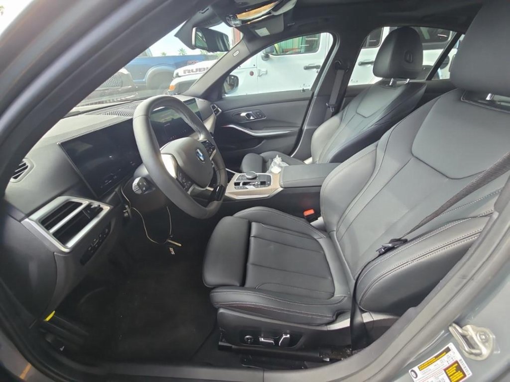 2025 Bmw 330i photo 3