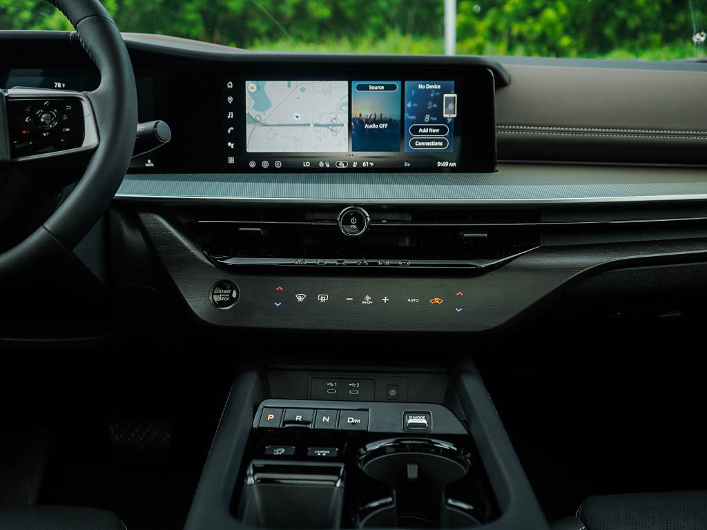 2025 Nissan Murano Platinum photo 11