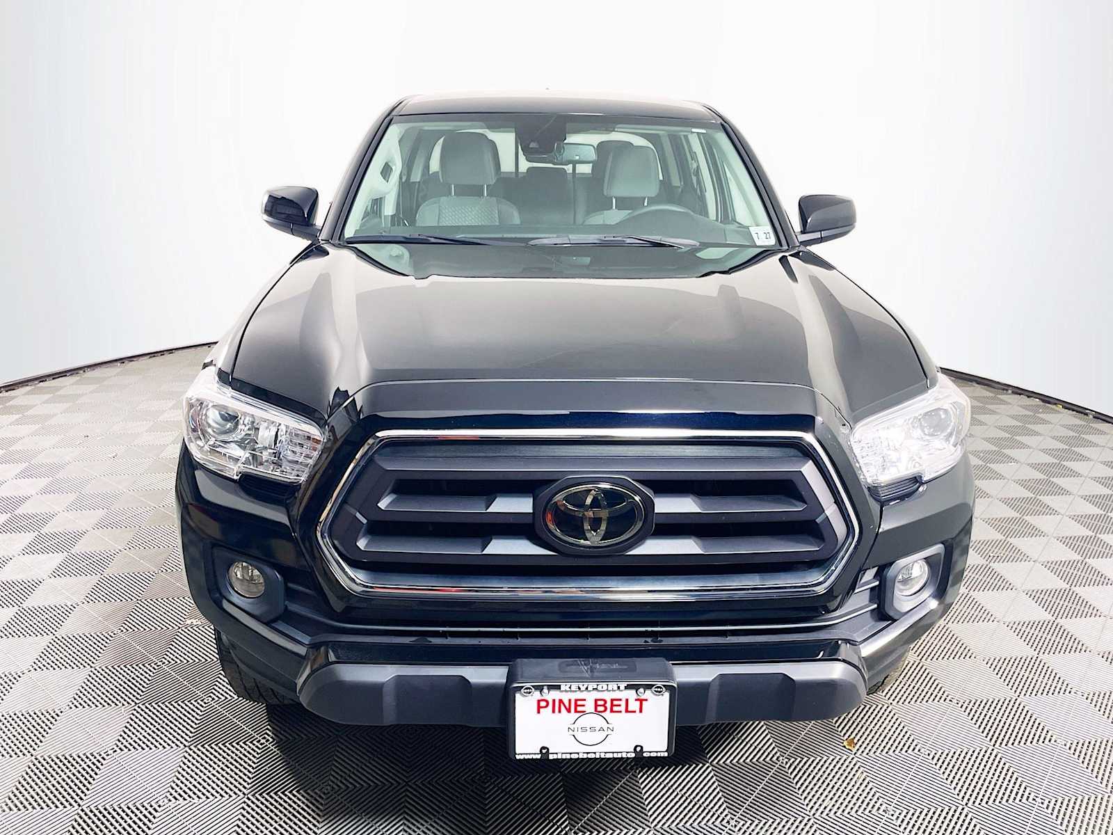2022 Toyota Tacoma SR5 photo 2