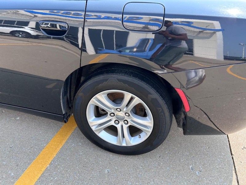 2022 Dodge Charger SXT photo 4