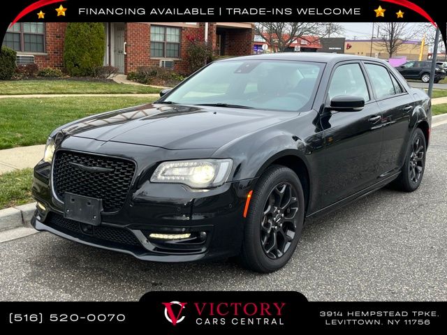 2023 Chrysler 300 Touring L's photo