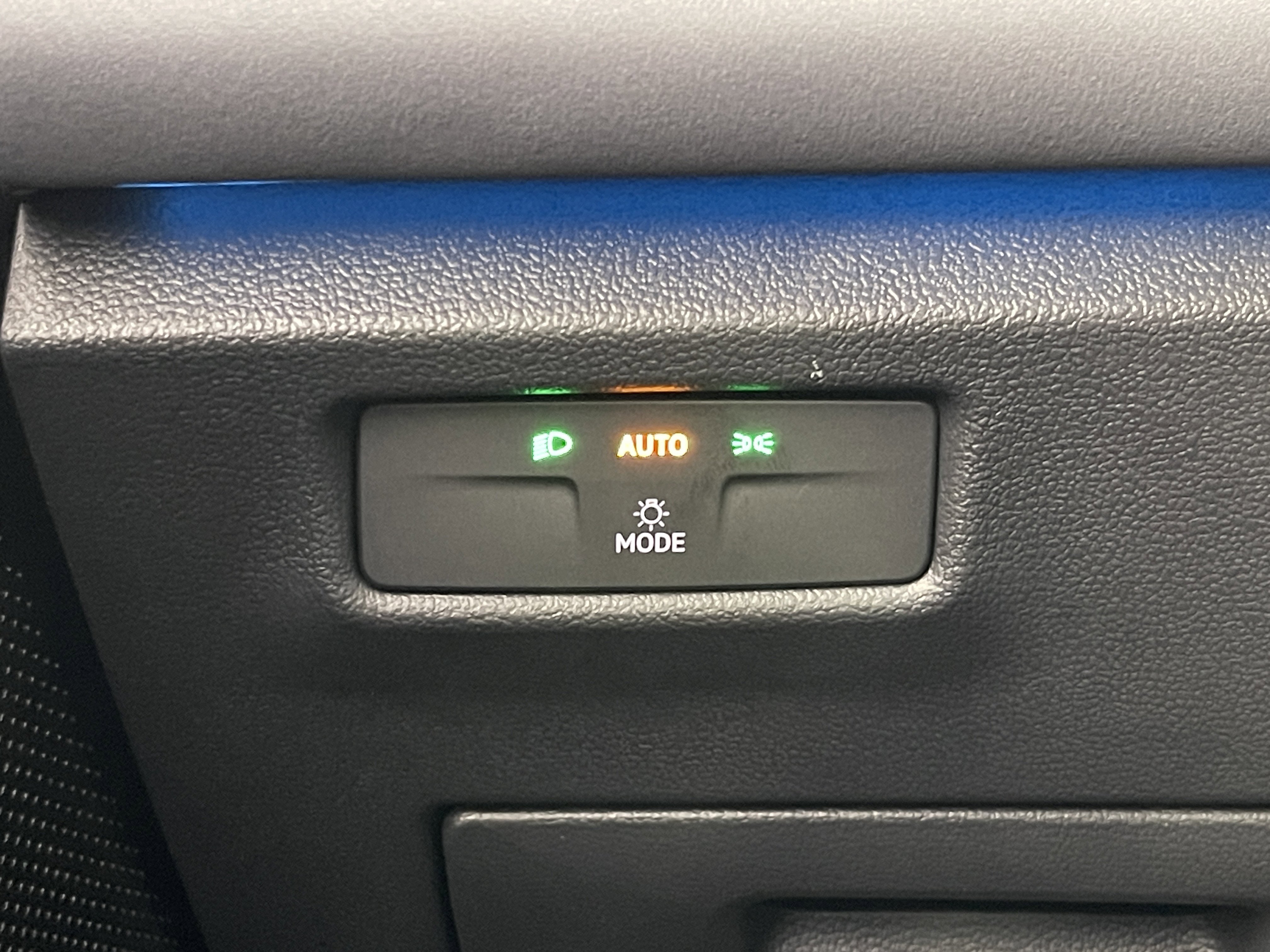 2026 Volkswagen Tiguan SE R-Line Black photo 3