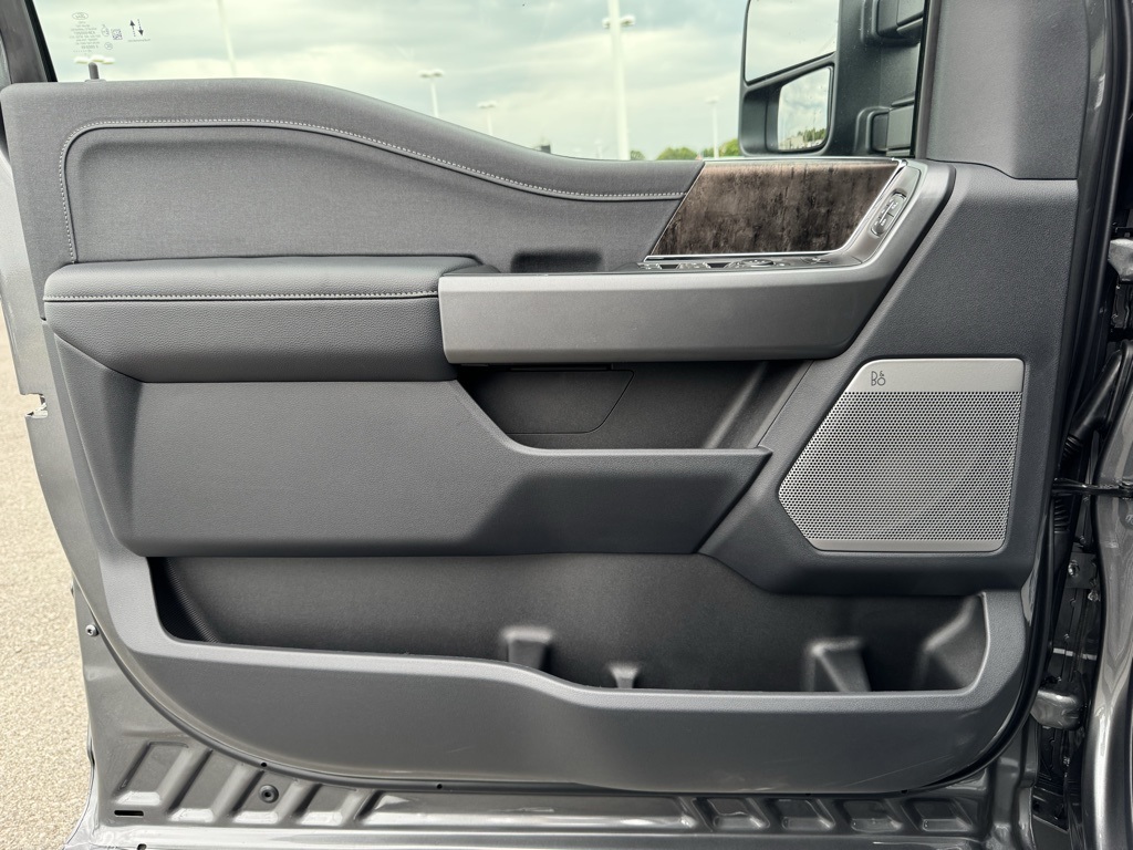 2026 Ford F-350 photo 10