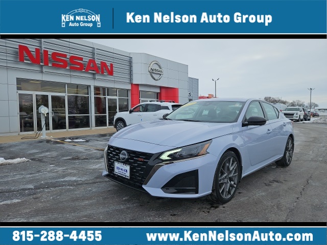 2024 Nissan Altima SR's photo