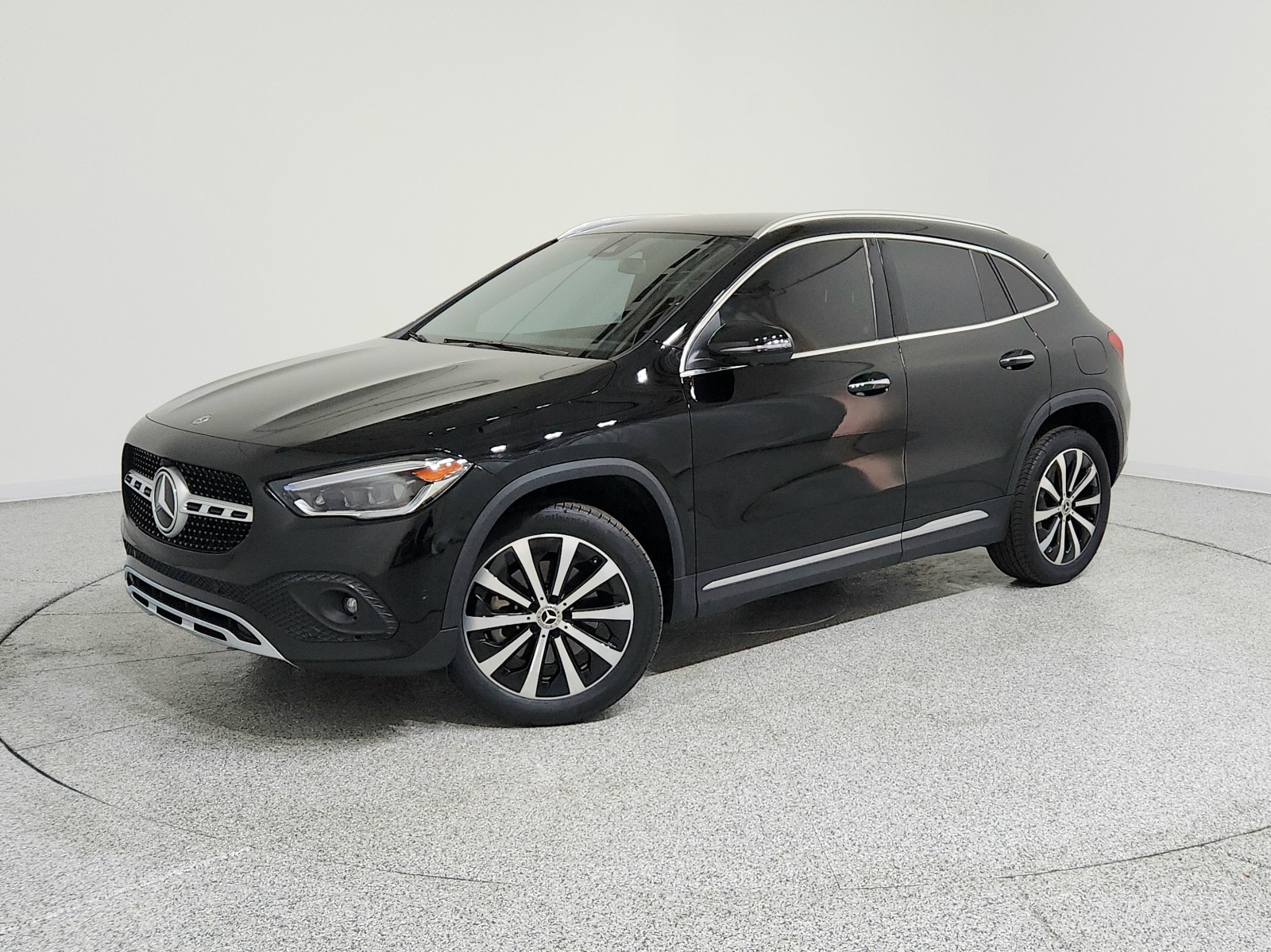 2023 Mercedes-Benz GLA Base's photo