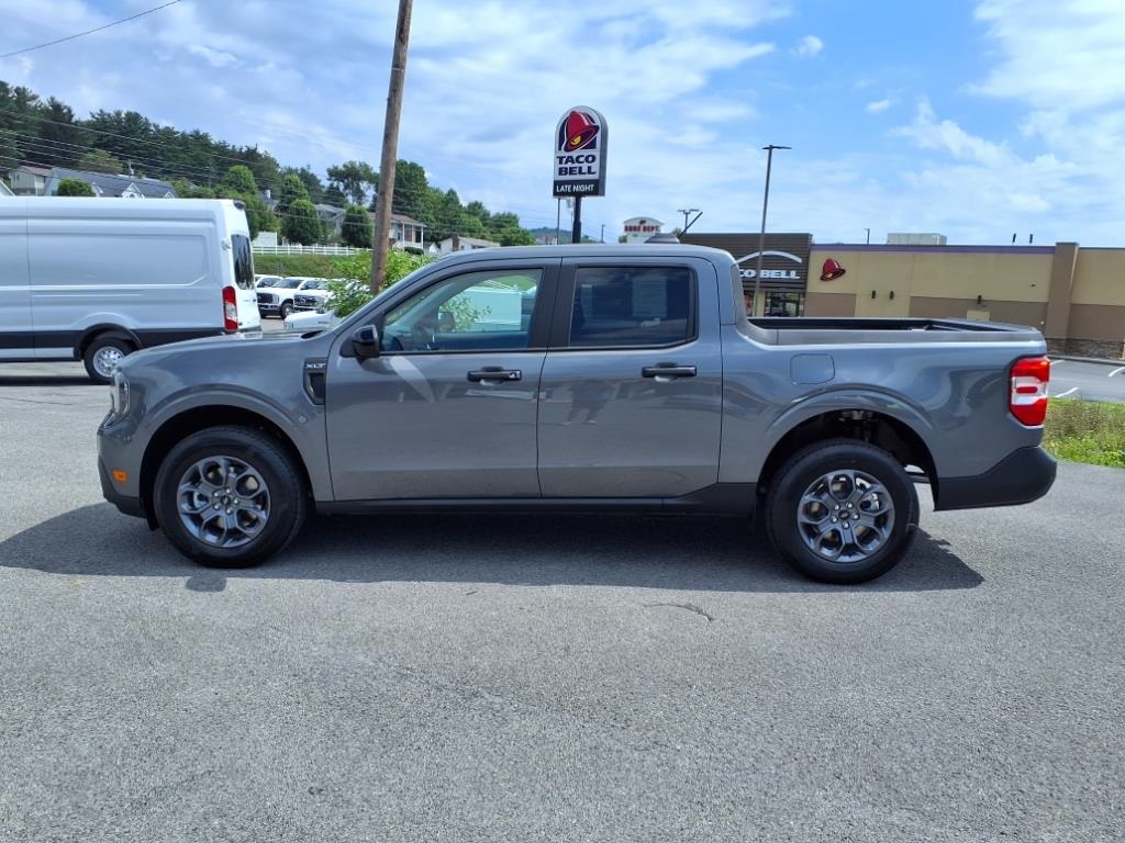 2025 Ford Maverick XLT photo 2