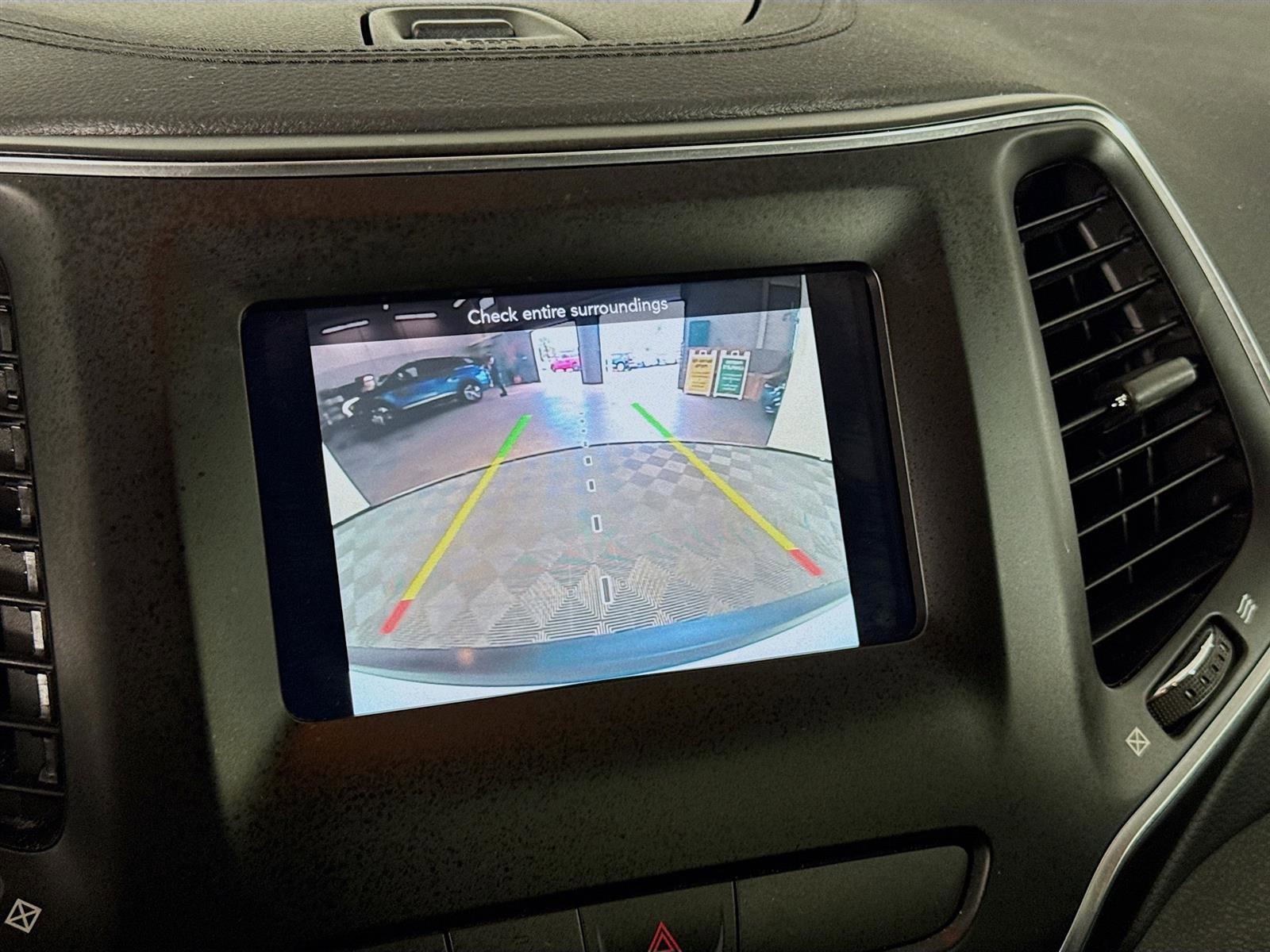 2019 Jeep Cherokee Latitude photo 14