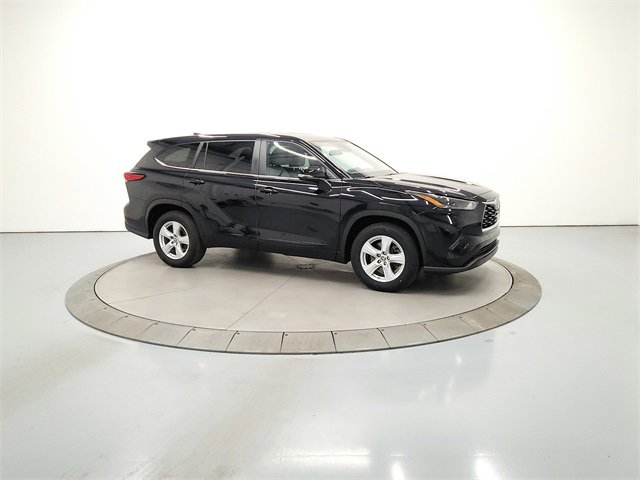 2023 Toyota Highlander L photo 7