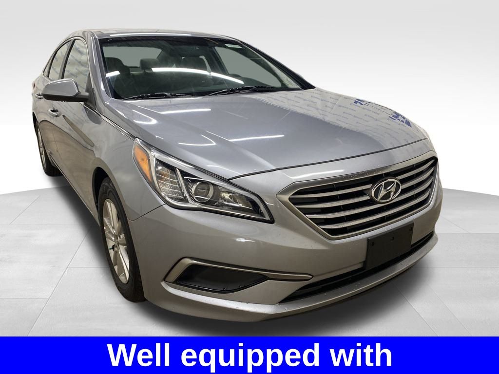 2016 Hyundai Sonata Base photo 2