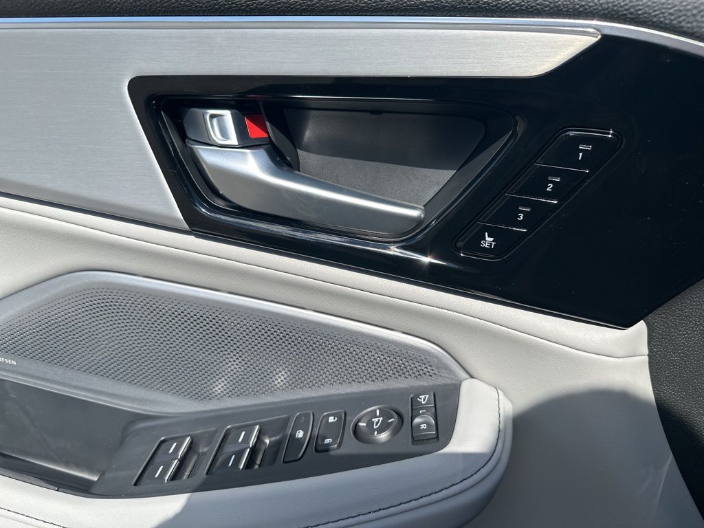 2026 Acura MDX Technology photo 15