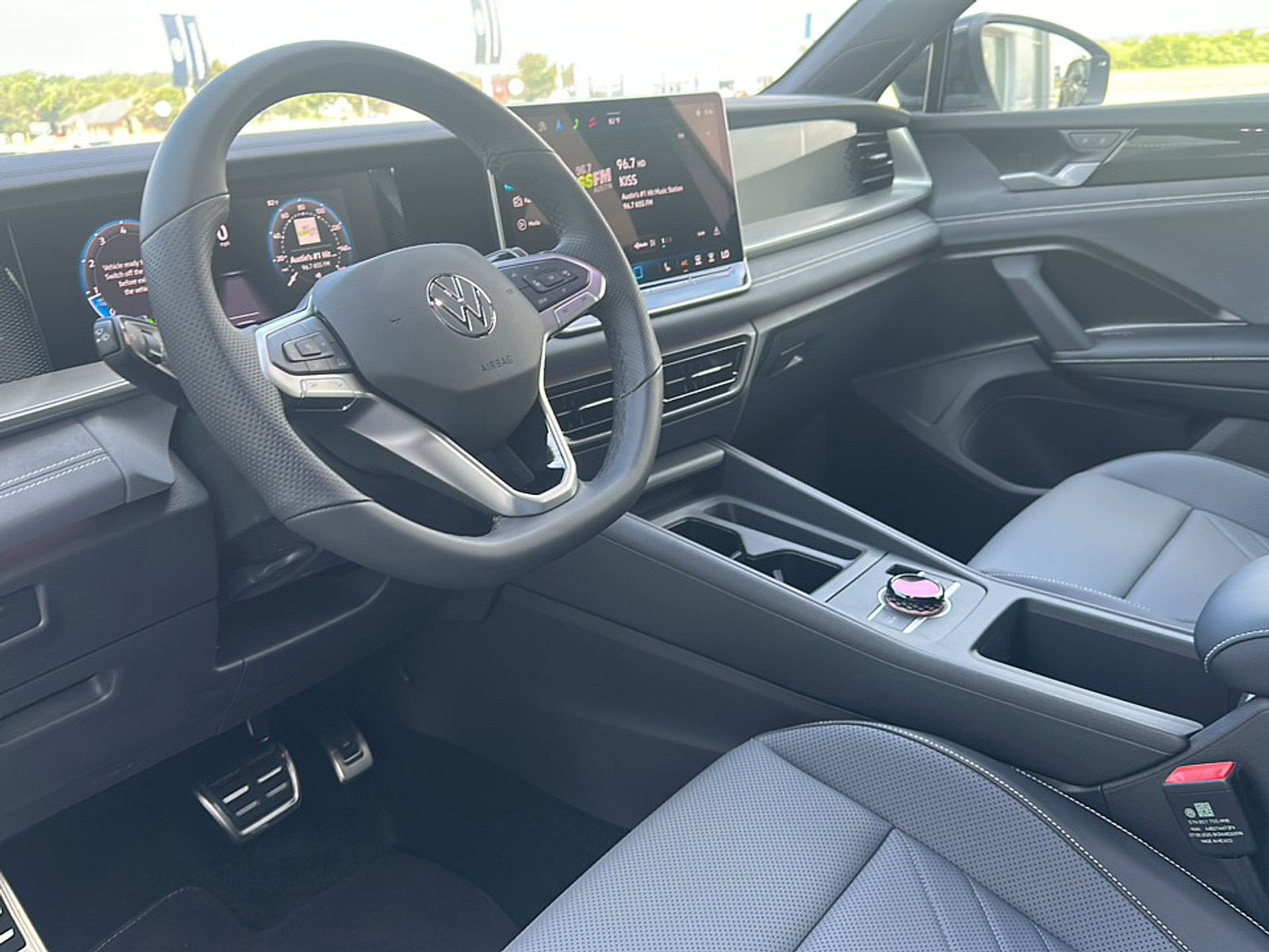 2025 Volkswagen Tiguan SE R-Line Black photo 5
