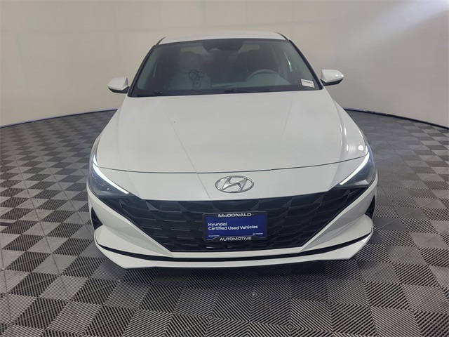 2022 Hyundai Elantra SEL photo 2