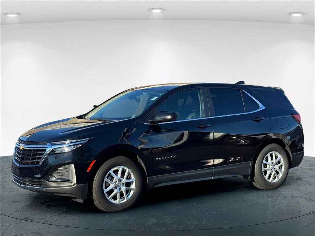 2022 Chevrolet Equinox LT's photo