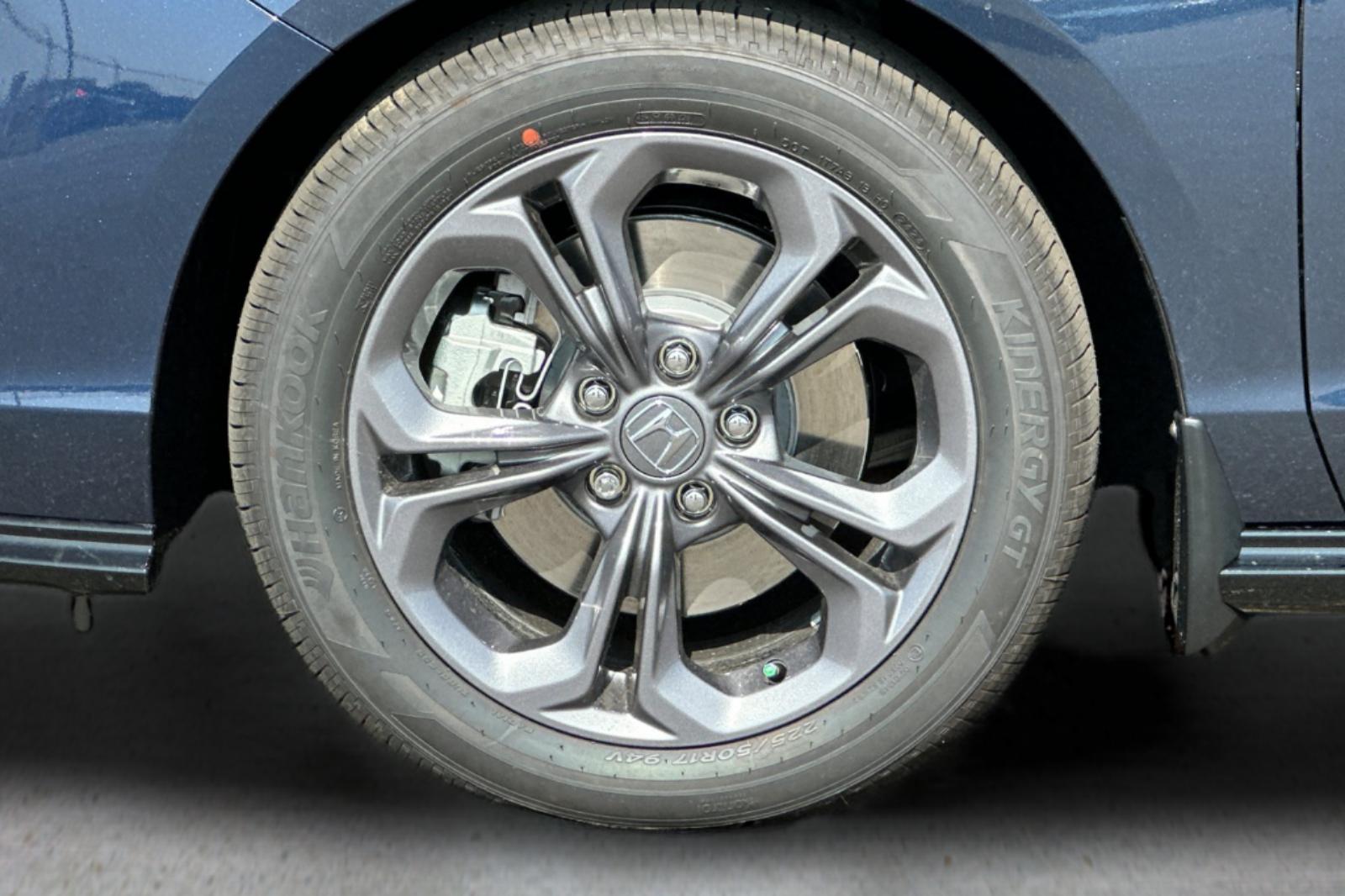 2025 Honda Accord Hybrid EX-L photo 28