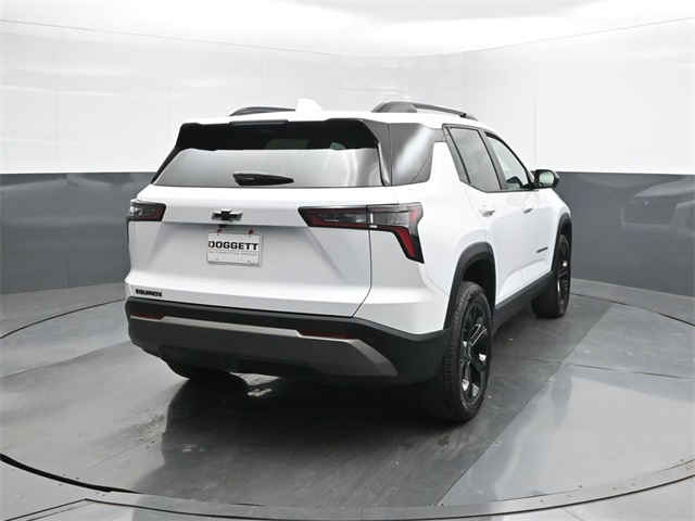 2025 Chevrolet Equinox LT photo 4