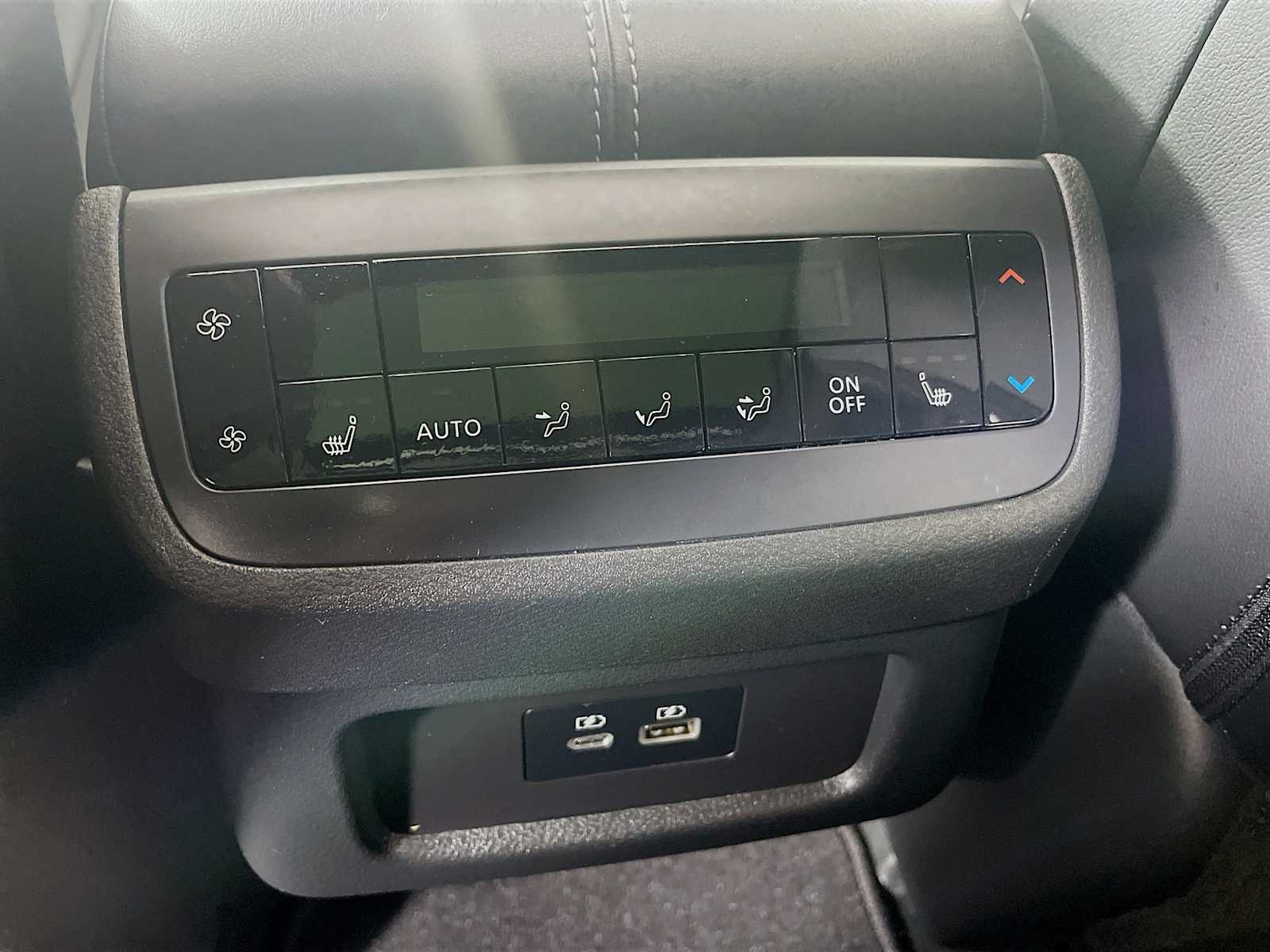 2023 Nissan Pathfinder SL photo 24