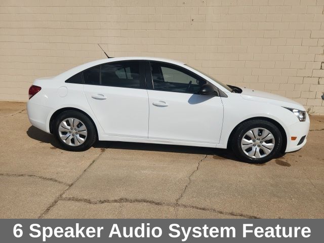 2014 Chevrolet Cruze LS photo 4