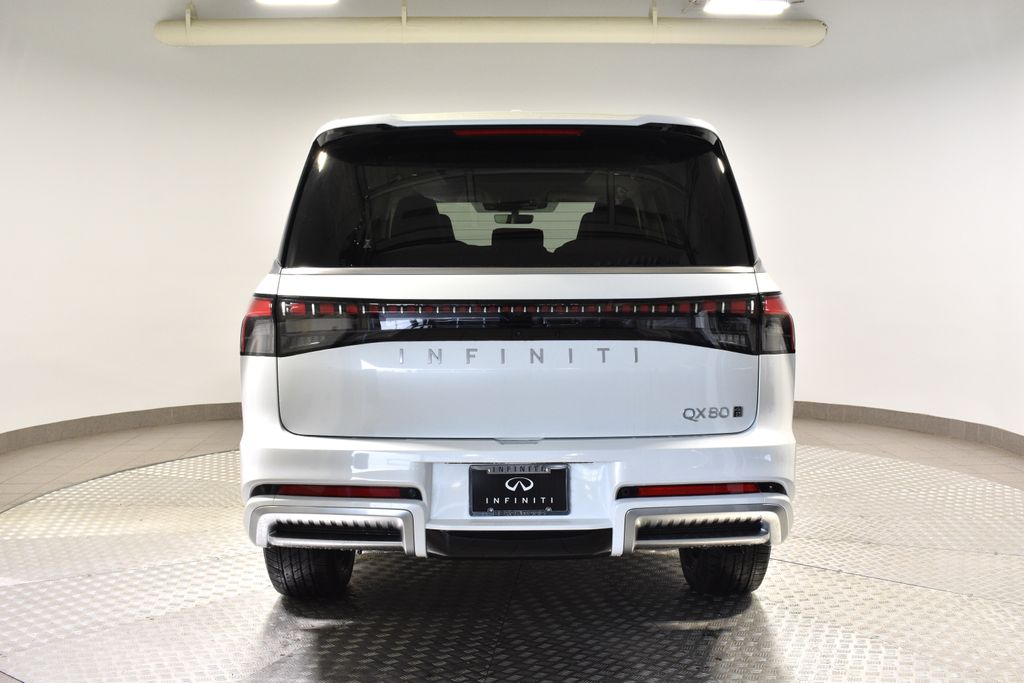 2026 Infiniti QX80 Luxe photo 4