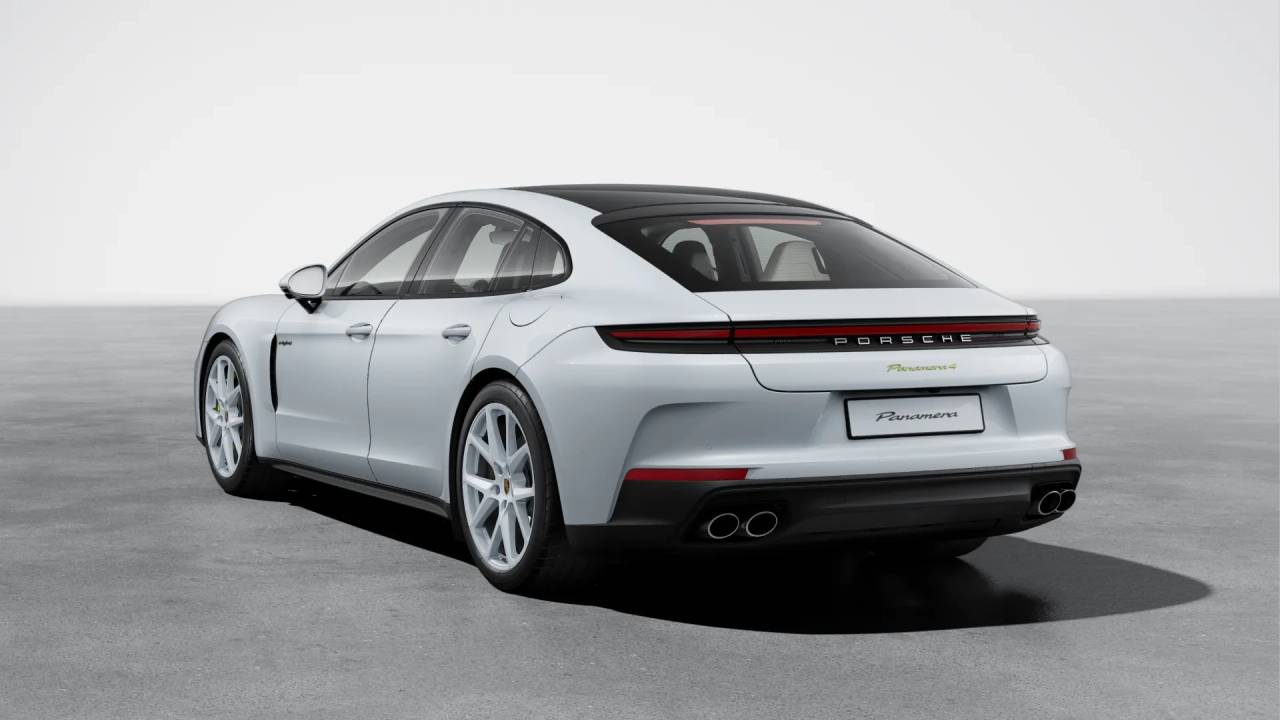2026 Porsche Panamera 4 E-Hybrid photo 3