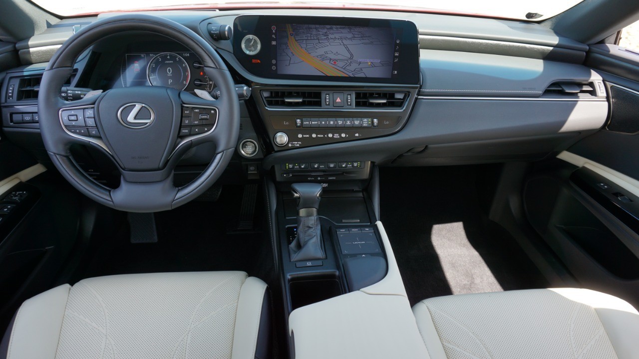 2022 Lexus ES 350 Ultra Luxury photo 26