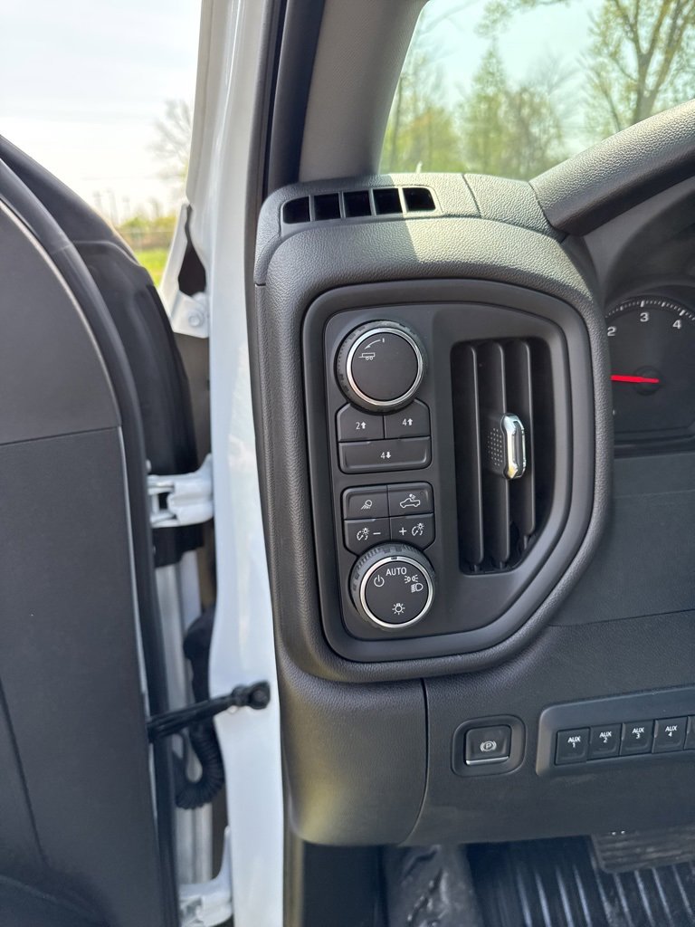2024 Chevrolet Silverado 3500HD photo 10
