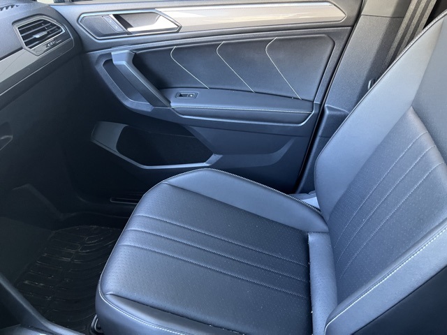2022 Volkswagen Tiguan SE R-Line Black photo 42