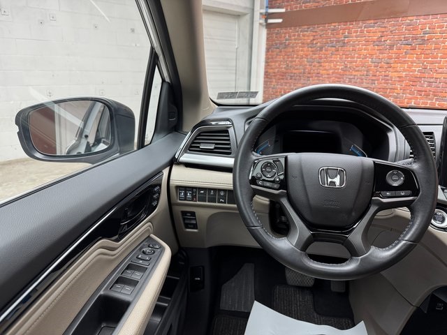 2023 Honda Odyssey Touring photo 10