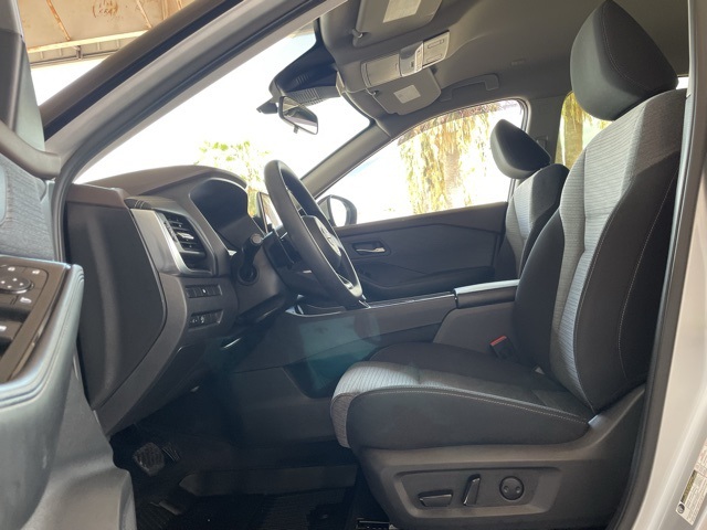 2023 Nissan Rogue SV photo 19