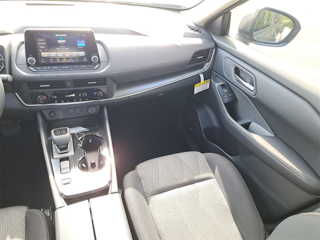 2026 Nissan Rogue SV photo 17
