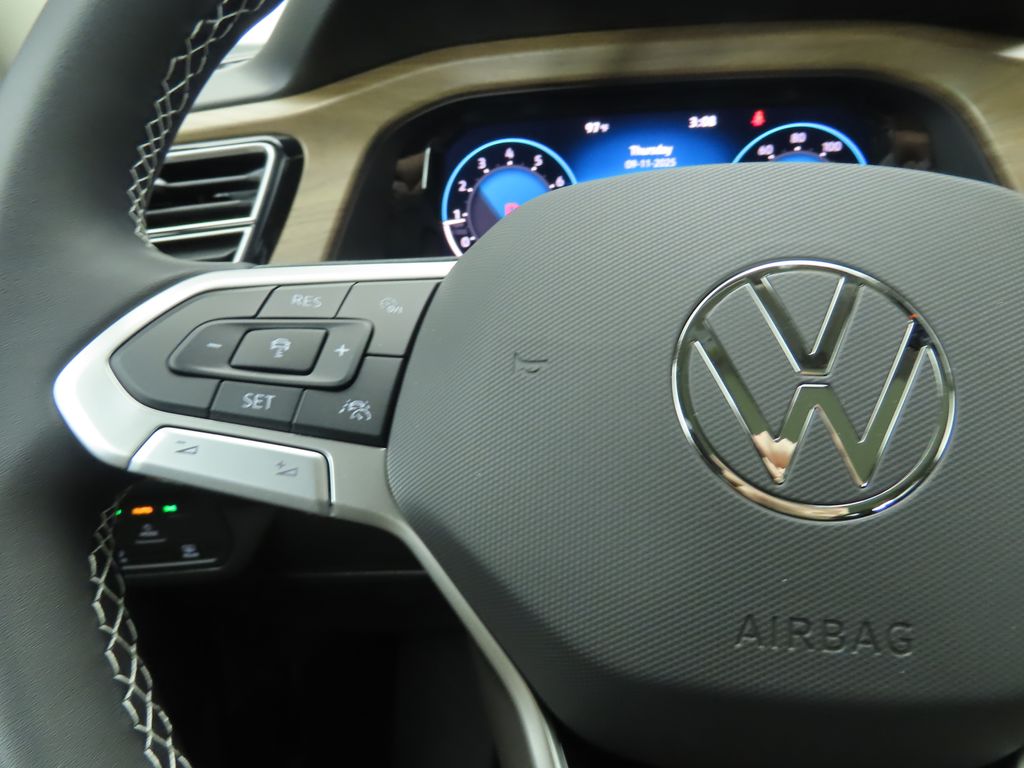 2026 Volkswagen Atlas SE Technology photo 11
