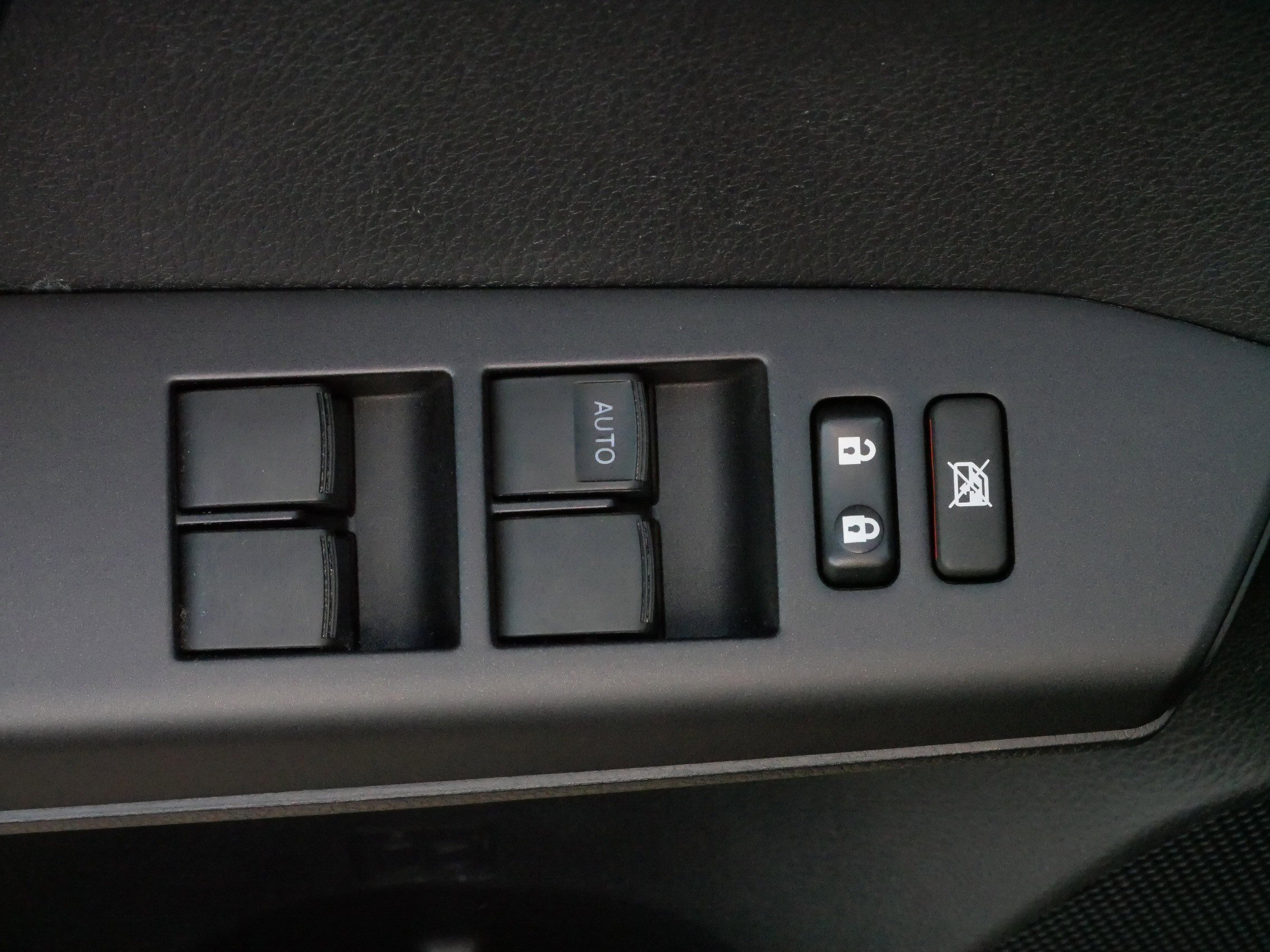 2018 Toyota RAV4 XLE photo 19