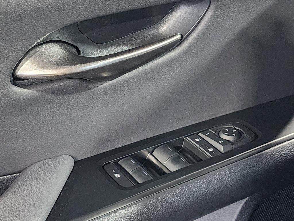 2025 Lexus UX photo 10