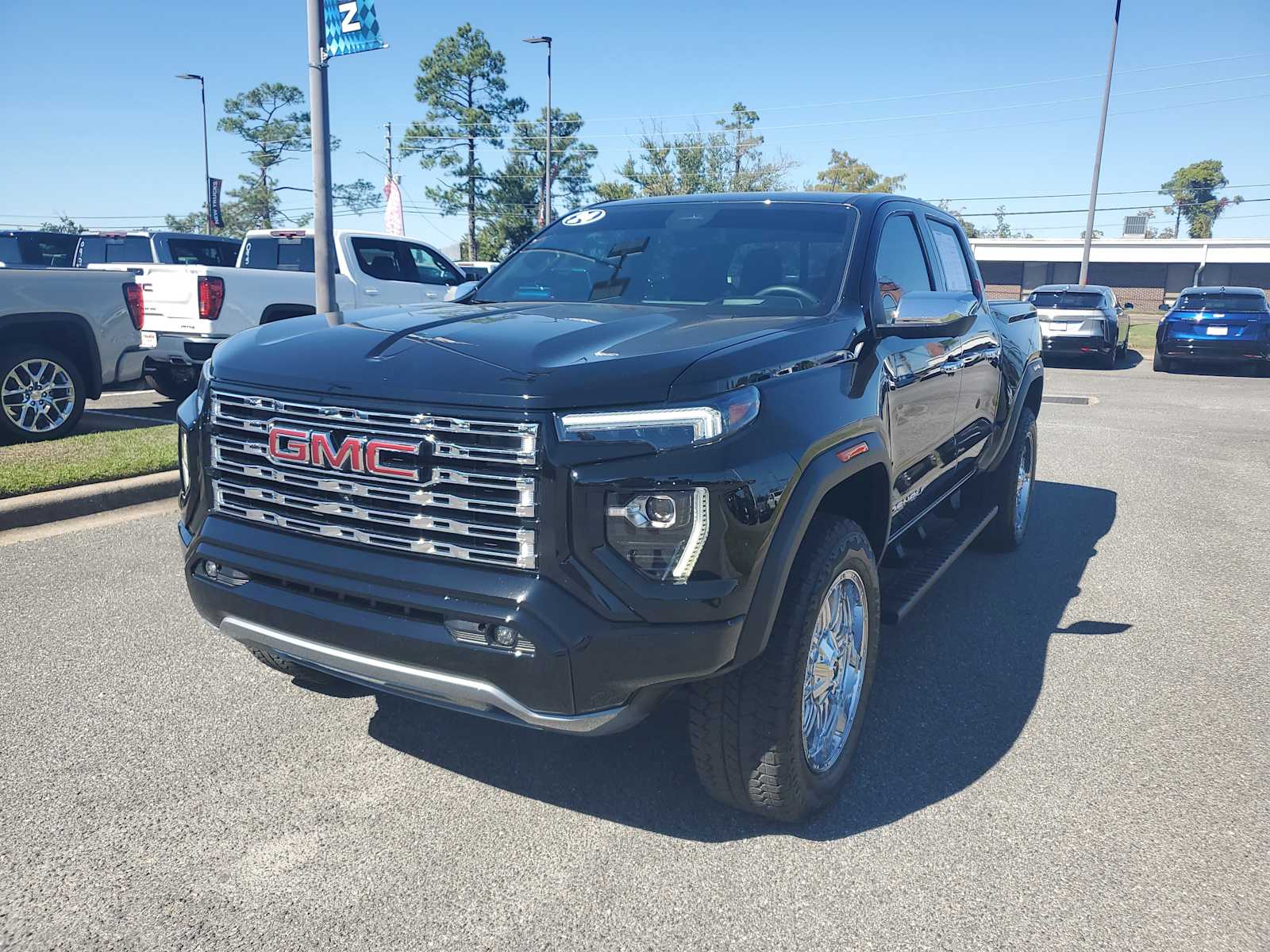 2024 GMC Canyon Denali's photo